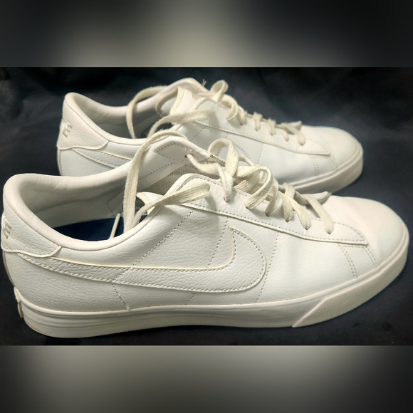 Nike classics - Picture 1 of 3